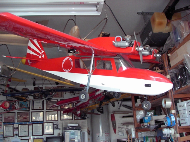 3 Ways to Hang Model Planes from the Ceiling - wikiHow