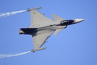 Click image for larger version

Name:	AIR_JAS-39_Gripen_Top_Smokewinders_lg.jpg
Views:	1200
Size:	31.3 KB
ID:	2103853