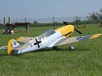 Click image for larger version

Name:	Bf109e  5.jpg
Views:	3354
Size:	77.9 KB
ID:	2119245
