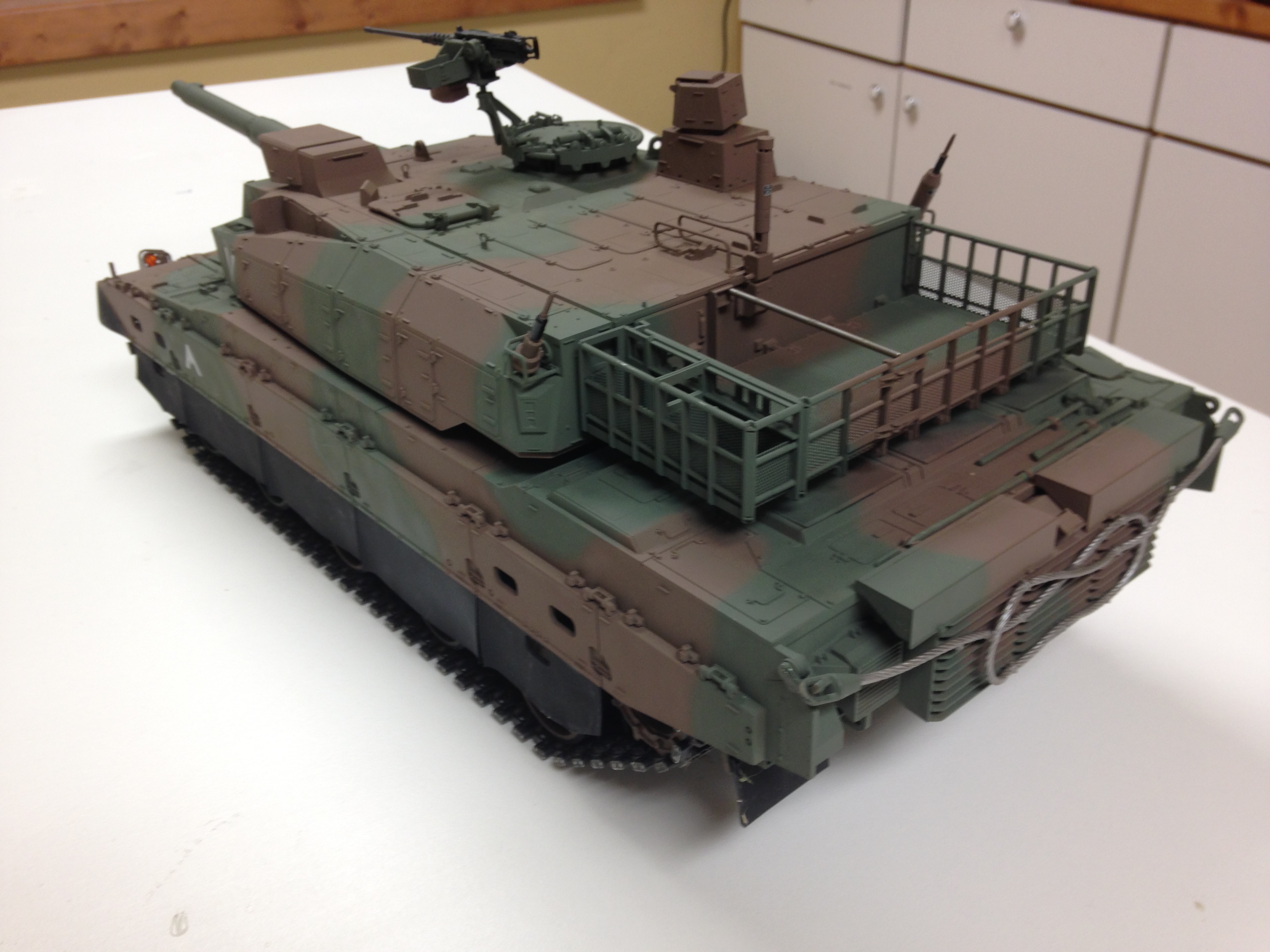 islands 1/43 JGSDF Type 10 Tank Finished Product Model EMS w/ Tracking NEW 