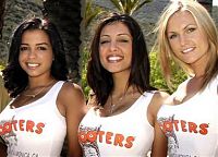 Click image for larger version

Name:	hooters3.jpg
Views:	66
Size:	23.0 KB
ID:	2194372